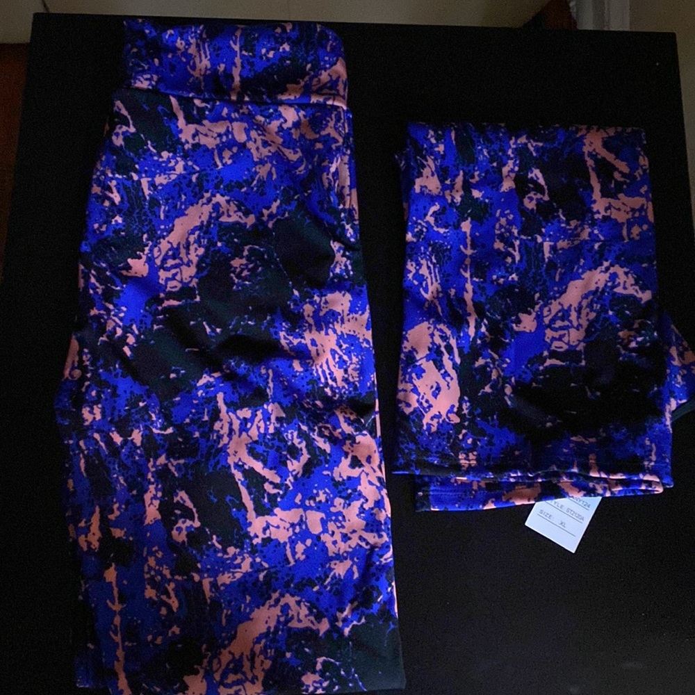 Two piece set - Picture 4 of 4